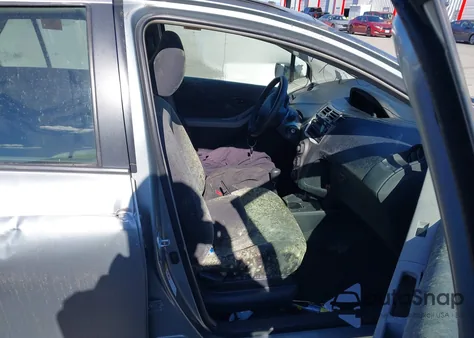 2010 Toyota Yaris z USA, uszkodzony, nr VIN JTDKT4K37A5321181